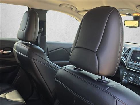 Used 2022 Jeep Cherokee Trailhawk w/ Comfort/Convenience Group image 18