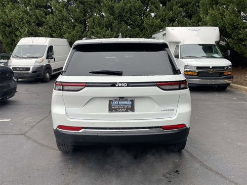 New 2025 Jeep Grand Cherokee Laredo w/ Luxury Tech Group I image 8