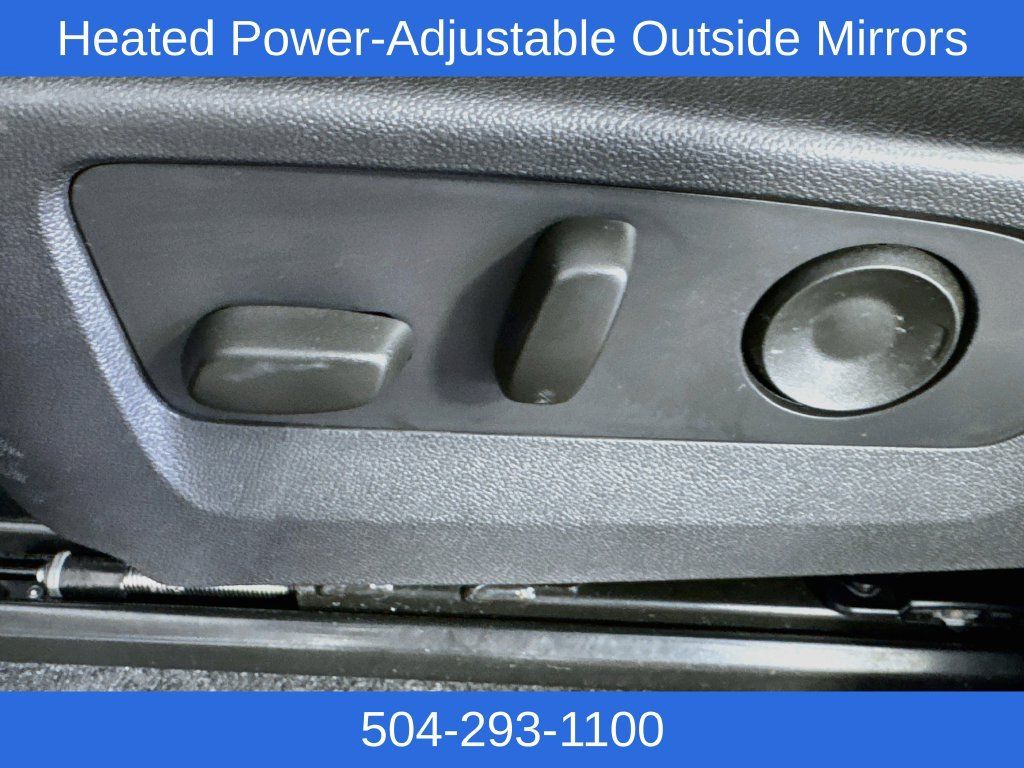 Used 2024 GMC Canyon AT4 w/ LPO, Off Road Lift Package AWD/4WD image 20