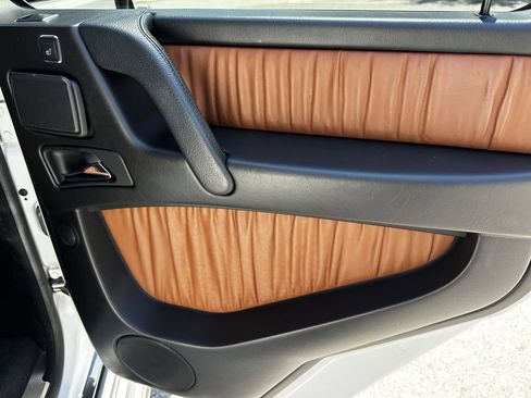 Used 2017 Mercedes-Benz G 550 image 19