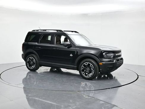 Used 2025 Ford Bronco Sport Outer Banks w/ Outer Banks Tech Package+ AWD/4WD image 3