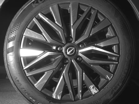 Used 2025 Nissan Altima 2.5 SV image 15