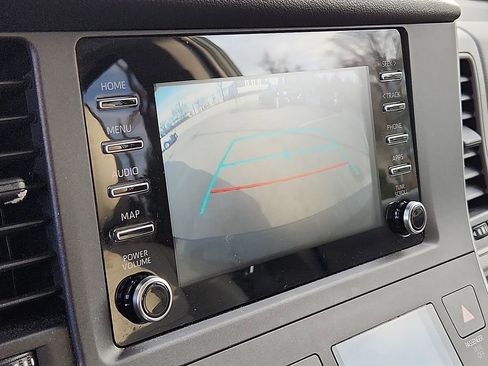 Used 2020 Toyota Sienna L image 19