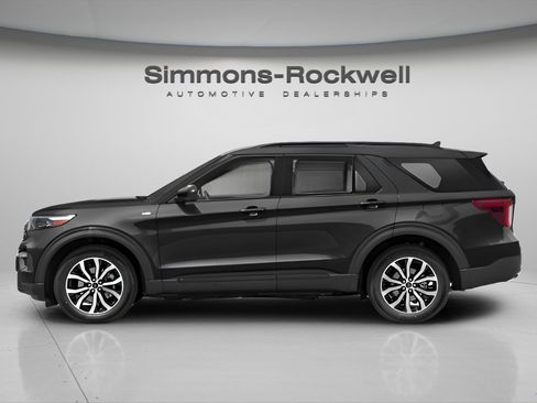 Used 2022 Ford Explorer ST-Line w/ Class IV Trailer Tow Package image 3