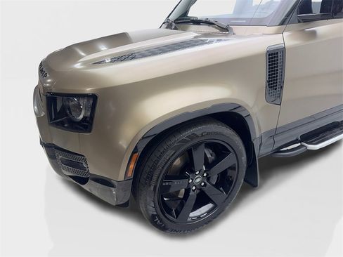 Used 2023 Land Rover Defender 130 X-Dynamic SE image 16