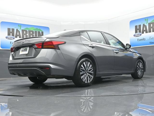 Used 2025 Nissan Altima 2.5 SV FWD image 21
