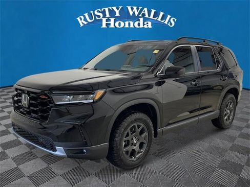 New 2025 Honda Pilot TrailSport image 7