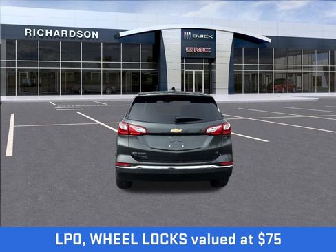 Used 2019 Chevrolet Equinox LT w/ Driver Convenience Package image 4