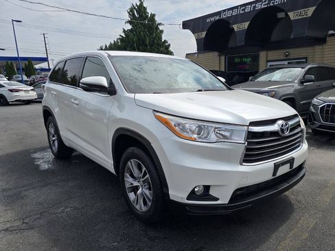 Used 2014 Toyota Highlander Plus FWD image 34
