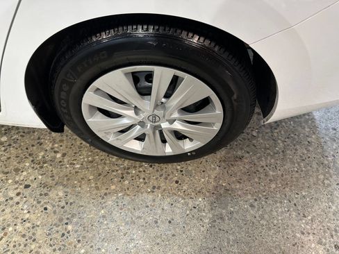 Used 2025 Nissan Sentra S FWD image 28
