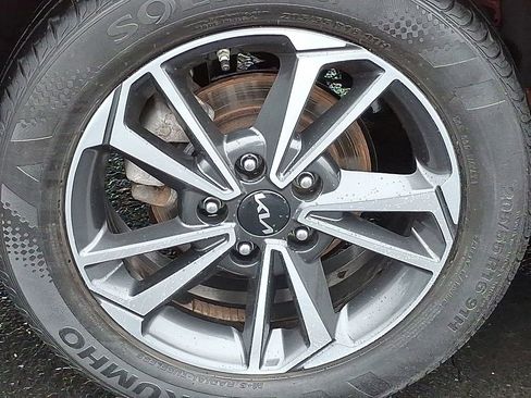 Certified 2023 Kia Forte LXS image 11