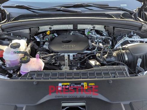 New 2026 Jeep Grand Cherokee Altitude image 30