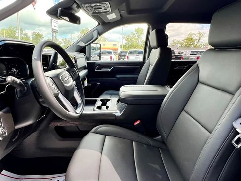 New 2025 GMC Sierra 2500 SLT w/ SLT Convenience Package image 8