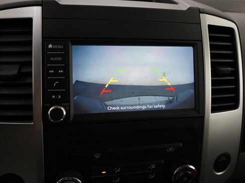 Used 2019 Nissan Frontier SV AWD/4WD image 16