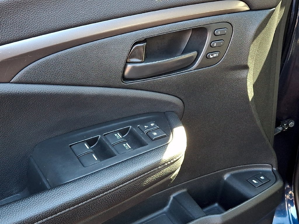 Used 2023 Honda Passport EX-L image 13