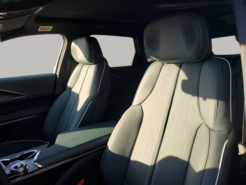 New 2026 Cadillac Lyriq Signature Luxury image 31