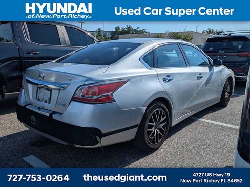 Used 2014 Nissan Altima 2.5 S FWD image 2