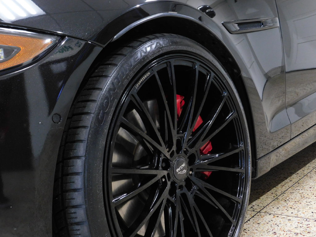 Used 2018 Jaguar XJ RWD image 25