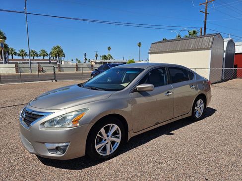 Used 2015 Nissan Altima 2.5 SV FWD image 8