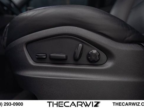 Used 2023 Porsche Cayenne Turbo AWD/4WD image 37