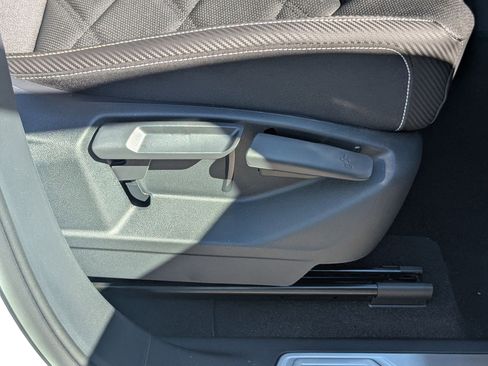 New 2025 Volkswagen Atlas Cross Sport SE image 37