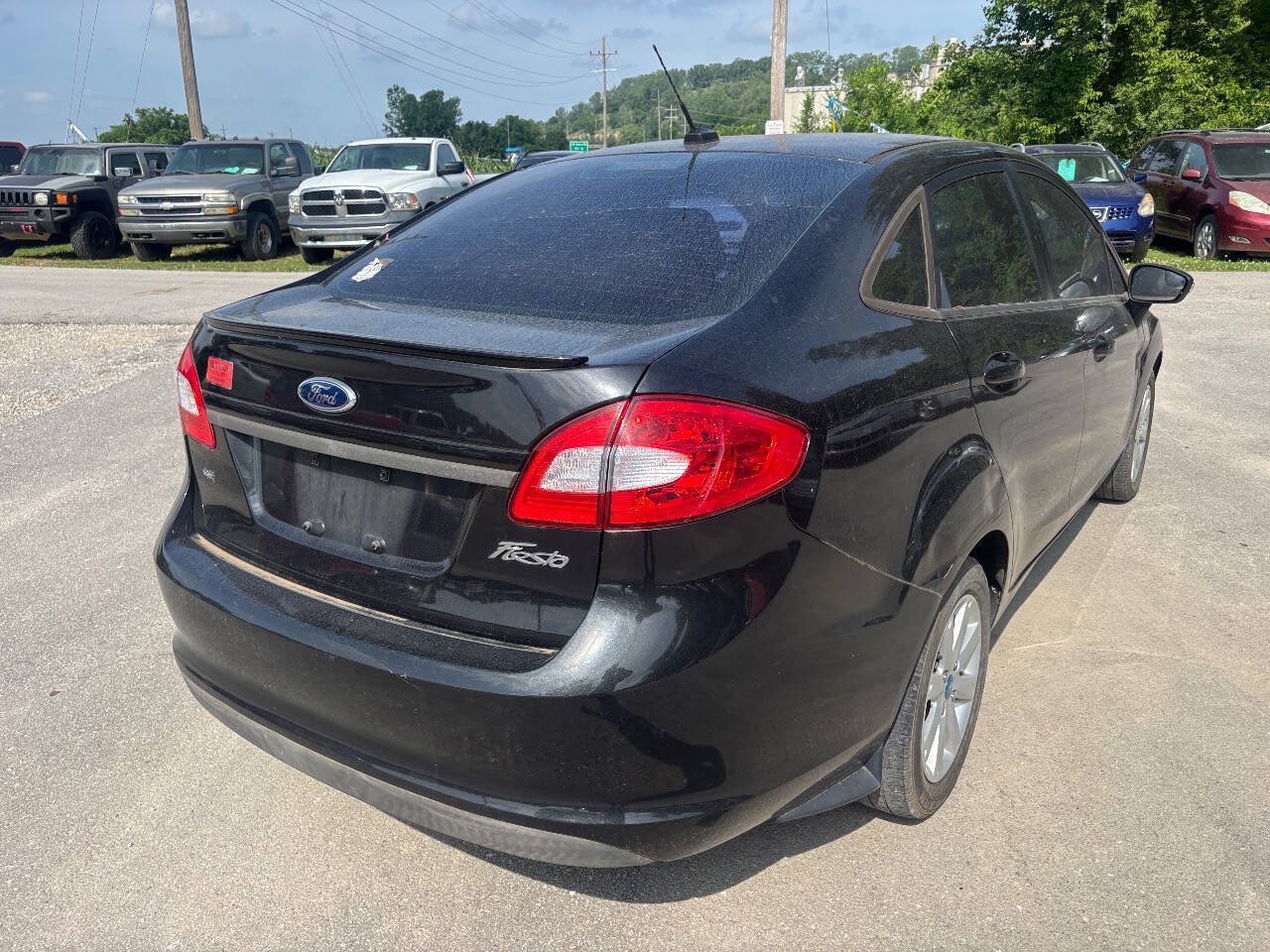 Used 2013 Ford Fiesta SE FWD image 5