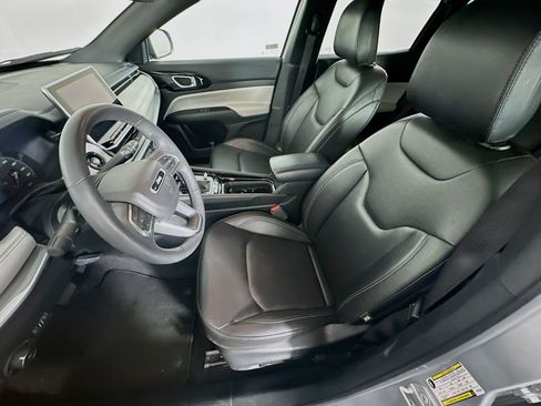 Used 2025 Jeep Compass Limited AWD/4WD image 13