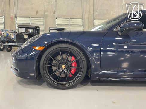 Used 2021 Porsche 718 Cayman GT4 image 30