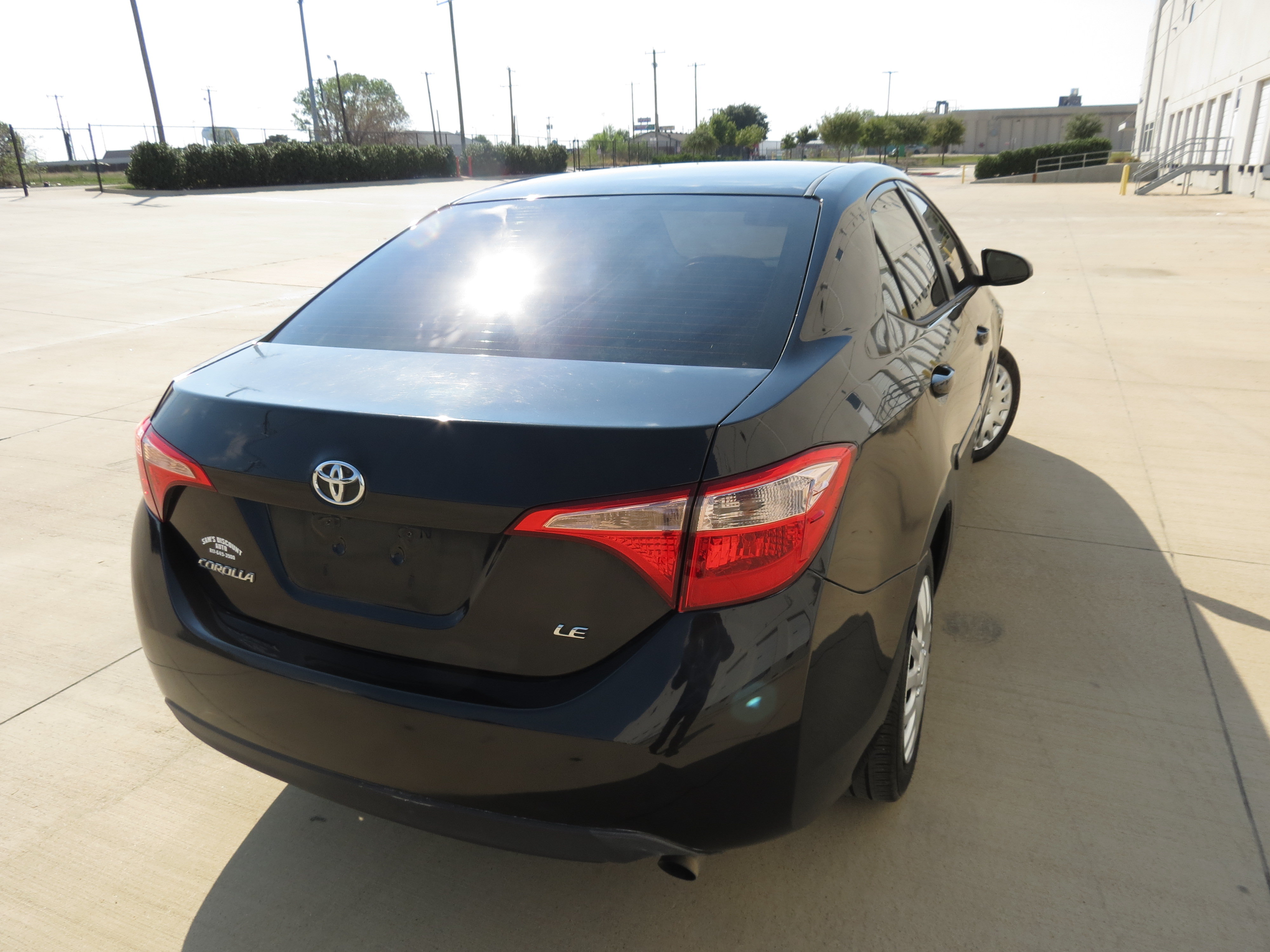 Used 2017 Toyota Corolla LE FWD image 6