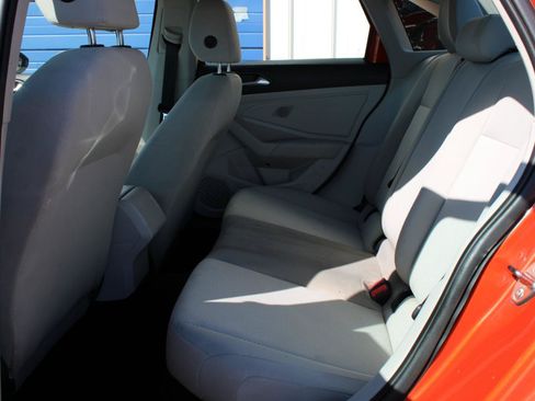 Used 2020 Volkswagen Jetta SE FWD image 37