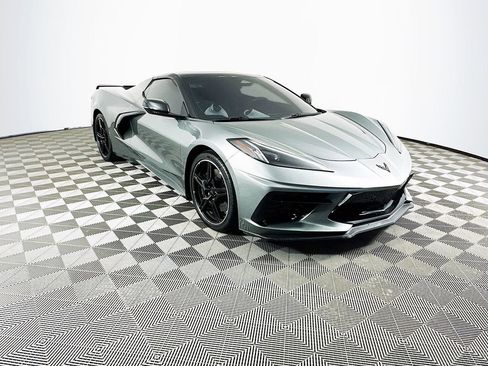 Used 2024 Chevrolet Corvette Stingray Convertible w/ Z51 Performance Package RWD image 2