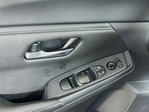 Used 2025 Nissan Sentra SV image 15