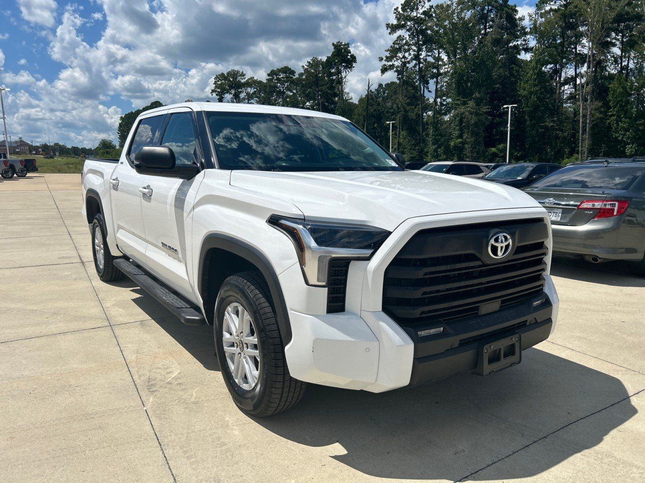 Used 2023 Toyota Tundra SR5 w/ SR5 Premium Package AWD/4WD image 2