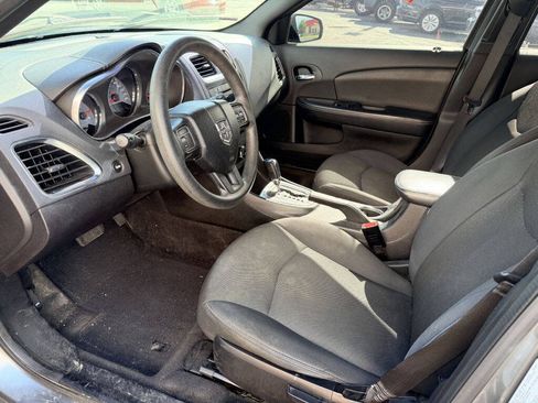 Used 2012 Dodge Avenger SE FWD image 8