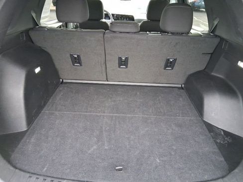 Used 2025 Chevrolet Equinox LT image 9