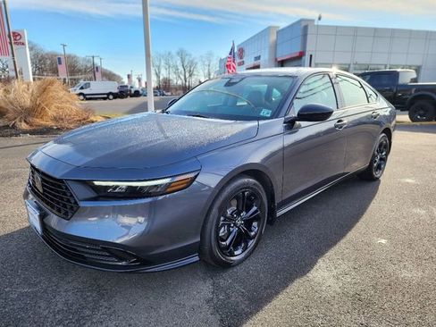 Used 2025 Honda Accord SE image 3