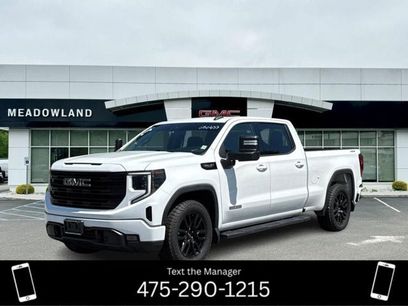 Used 2022 GMC Sierra 1500 Elevation w/ LPO, Elevation Black Package