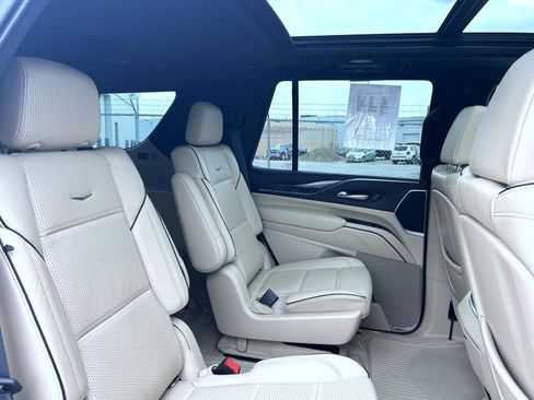 Used 2021 Cadillac Escalade Premium Luxury w/ Performance Package AWD/4WD image 20