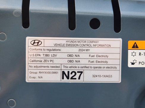 Used 2024 Hyundai Ioniq 5 SEL RWD image 25