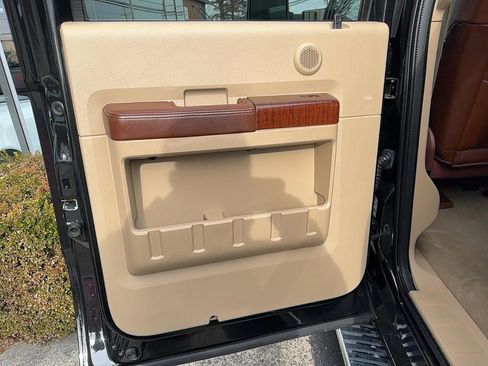 Used 2012 Ford F250 King Ranch w/ King Ranch w/Chrome Pkg image 18