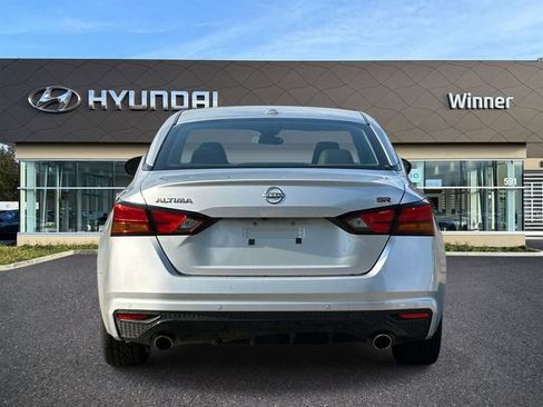 Used 2024 Nissan Altima 2.5 SR FWD image 3