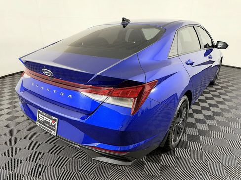 Used 2023 Hyundai Elantra SEL FWD image 9