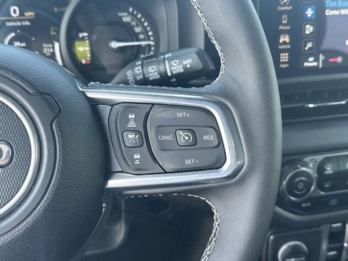 Certified 2025 Jeep Wrangler Unlimited Sahara w/ Safety Group image 24