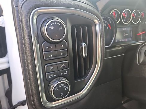 Used 2019 Chevrolet Silverado 1500 RST image 35