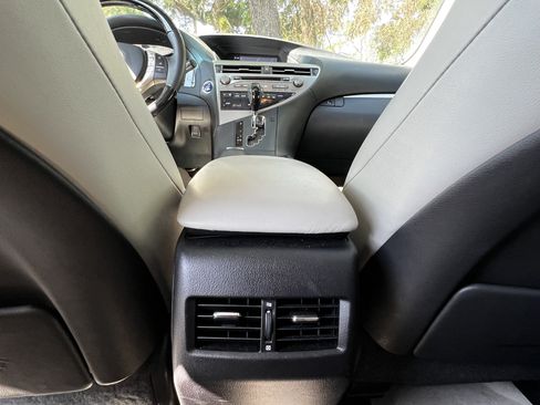 Used 2015 Lexus RX 450h FWD image 39