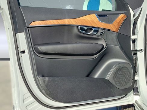 New 2024 Volvo XC90 T8 Plus w/ Protection Package Premier image 22