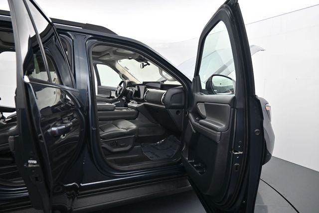 Used 2025 Ford Expedition Active AWD/4WD image 14