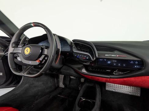 Used 2024 Ferrari SF90 Spider image 28