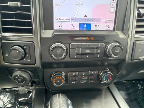 Used 2019 Ford F150 XLT w/ Equipment Group 302A Luxury AWD/4WD image 27