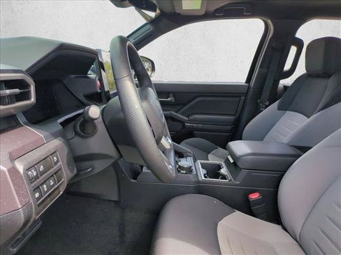 Used 2025 Toyota Tacoma TRD Sport AWD/4WD image 15